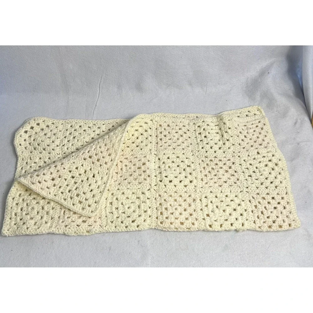 Vintage Cottagecore Handmade Crochet Granny‎ Square Table Topper 27x27 Cream